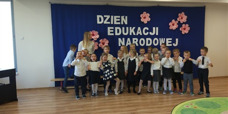 Powiększ grafikę: DZIEŃ EDUKACJI NARODOWEJ