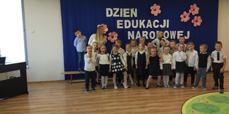 Powiększ grafikę: DZIEŃ EDUKACJI NARODOWEJ