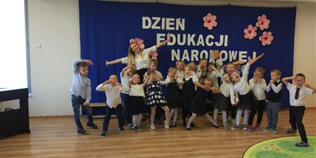 Powiększ grafikę: DZIEŃ EDUKACJI NARODOWEJ