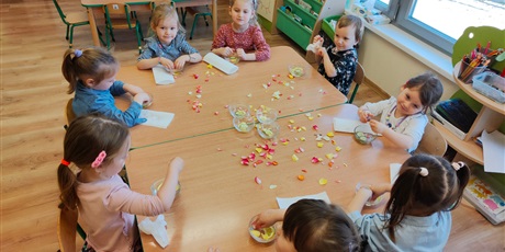 Powiększ grafikę: Dzień Kobiet