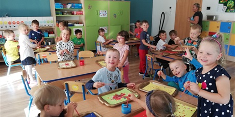 Powiększ grafikę: Dzień Kropki