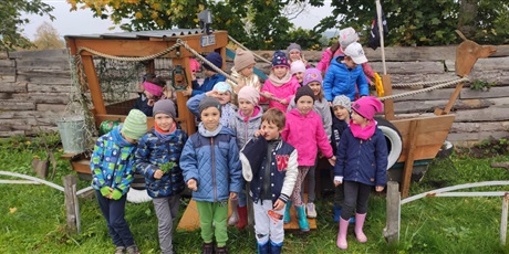 Powiększ grafikę: Dzień Ziemniaka w gospodarstwie w Łapalicach - dzieci 6letnie
