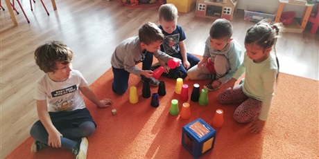 Powiększ grafikę: Kodowanie na dywanie