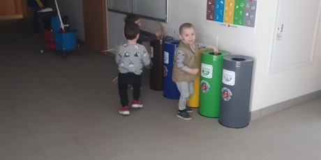 Powiększ grafikę: Segregujemy odpady 28.04