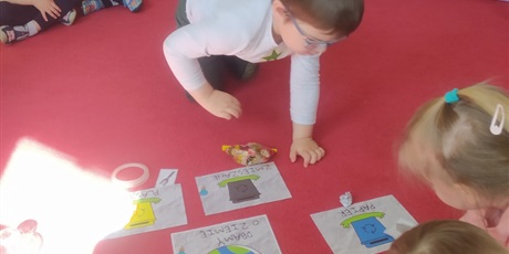 Powiększ grafikę: Segregujemy odpady 28.04