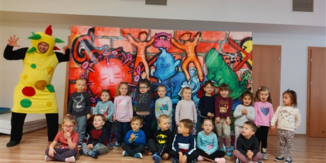 Powiększ grafikę: Teatrzyk "Super bohaterowie kontra niewidzialni wrogowie"