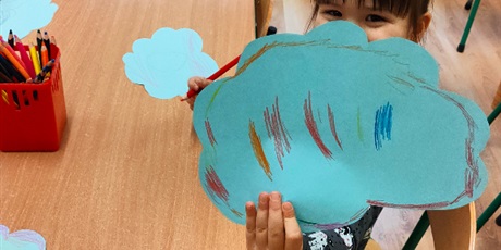 Powiększ grafikę: "W krainie chmurek" - zabway w sali