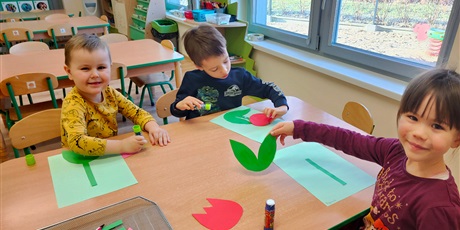 Powiększ grafikę: Wiosnenne tulipany - praca plastyczna