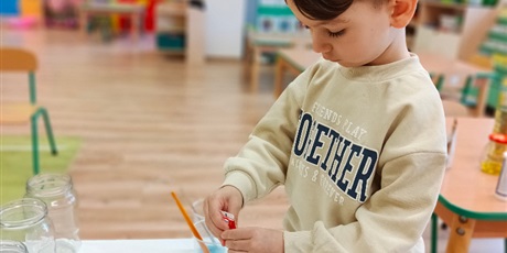 Powiększ grafikę: Zabawy i eksperymenty z wodą