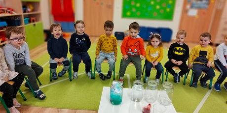 Powiększ grafikę: Zabawy i eksperymenty z wodą