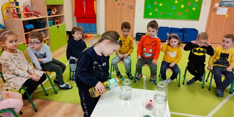 Powiększ grafikę: Zabawy i eksperymenty z wodą