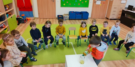 Powiększ grafikę: Zabawy i eksperymenty z wodą