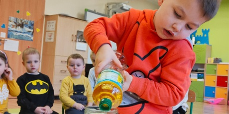 Powiększ grafikę: Zabawy i eksperymenty z wodą
