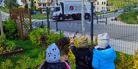 Powiększ grafikę: Zabawy w ogrodzie przedszkolnym 