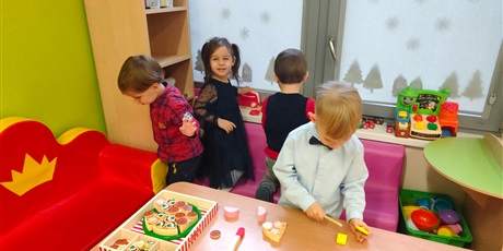 Powiększ grafikę: Zabawy w sali