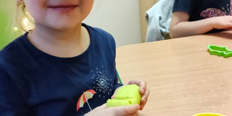 Powiększ grafikę: Zabawy w sali