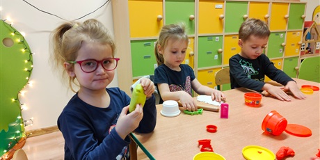 Powiększ grafikę: Zabawy w sali