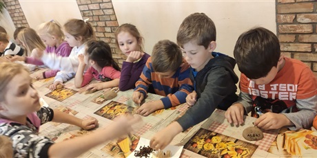 Powiększ grafikę: Dzień Ziemniaka w gospodarstwie w Łapalicach - dzieci 6letnie